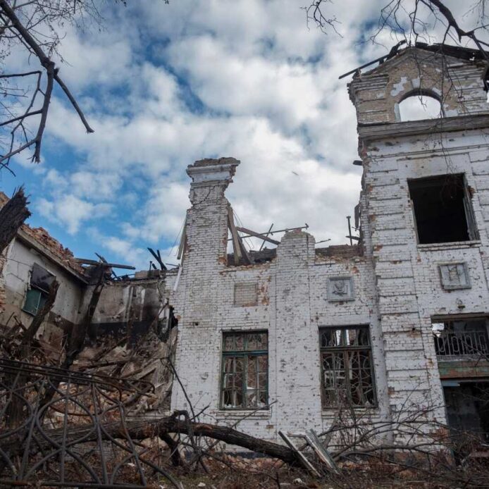 Rusia mantiene el asedio de la ciudad ucraniana de Bajmut pese al riesgo de un fracaso estratégico