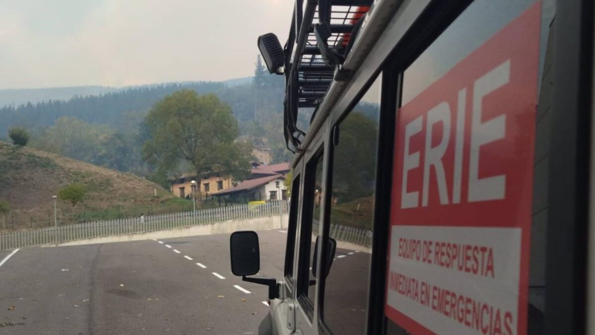 Estabilizado el fuego de Balmaseda (Vizcaya), aunque sigue activo el foco de Pandozales