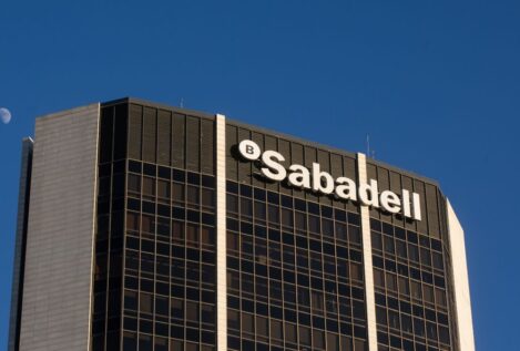 El Sabadell y Unicaja sufren una fuga en fondos de inversión mayor a la sufrida por Credit Suisse