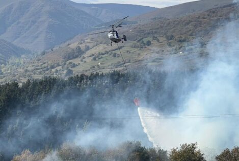 Cantabria confía en la previsión de lluvias para aplacar los 17 incendios que siguen activos