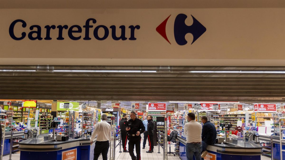 Carrefour retira los objetos punzantes de sus tiendas en Italia tras el apuñalamiento múltiple