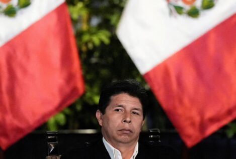 Castillo se enfrenta a la Justicia de Perú y alerta al país de «un complot» contra su Gobierno