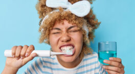 Cepillo de dientes eléctrico: los cuatro errores que dañan tu boca y merman su eficacia