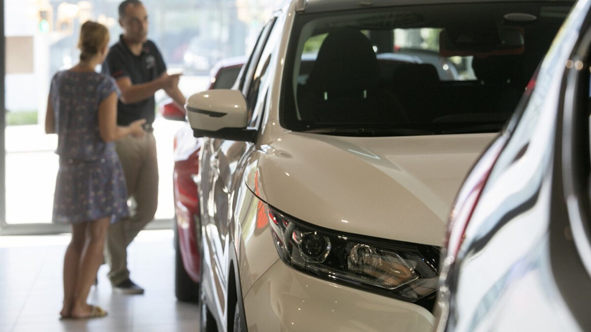 La UE prohíbe las ventas de coches con motor de combustión a partir de 2035