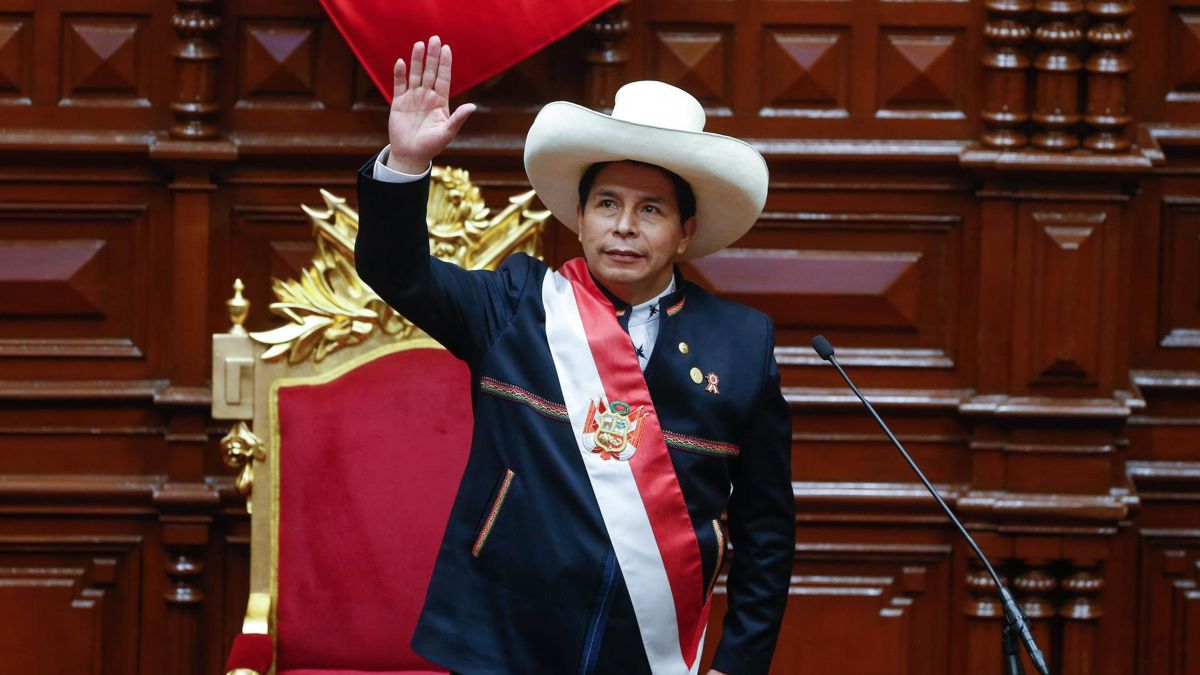 El Congreso de Perú no permite que Castillo viaje a Bruselas y al Vaticano