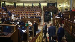 Diputados de Vox llegan tarde al Congreso en respuesta al retraso de Sánchez en el 12-0