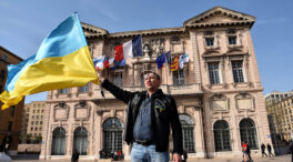 Francia dará 150 euros al mes a las familias que acojan a refugiados ucranianos