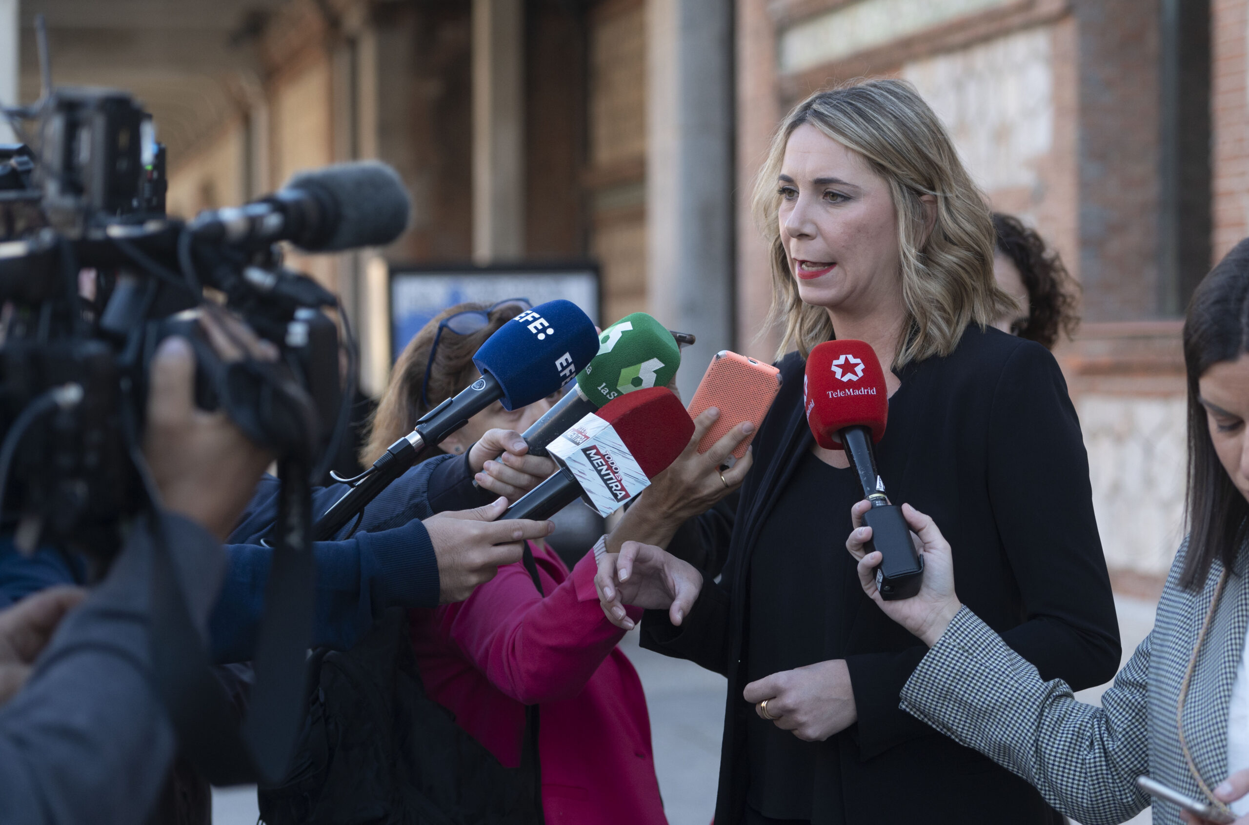 El PSOE vota en contra de nombrar a Pablo Iglesias 'persona non grata' y saca la hemeroteca a PP y Vox