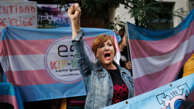 El PSOE propone 15 enmiendas a la 'ley trans' y pide una autorización judicial para los menores