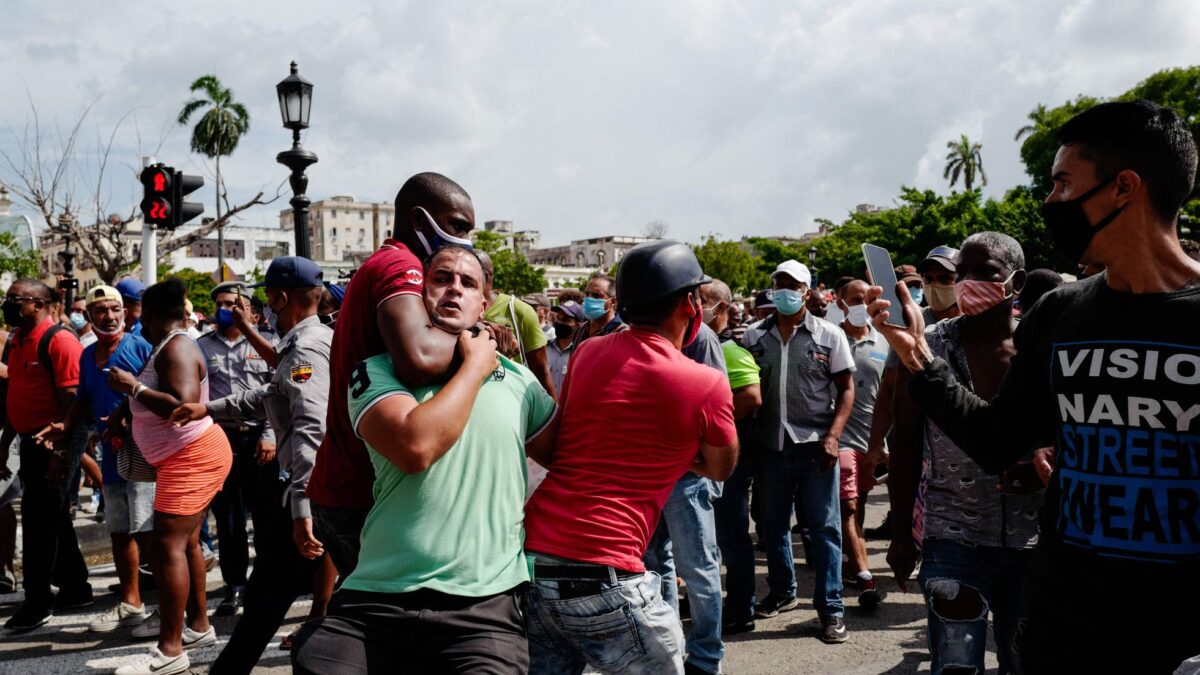 Las detenciones políticas en Cuba no cesan: se producen otras 36 y ya superan las 1.000, según una ONG española