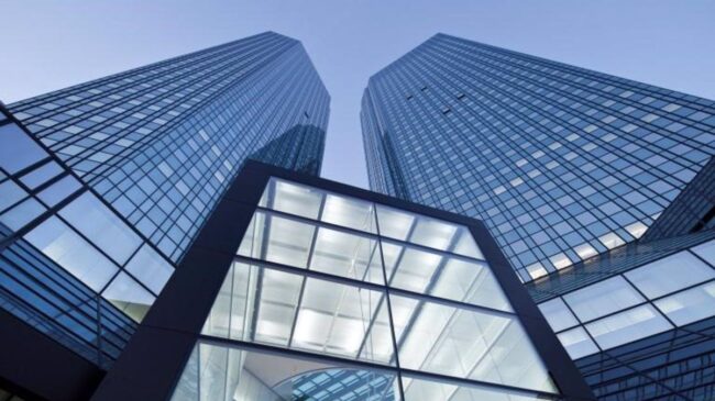 Deutsche Bank, multada con 200.000 euros por fallos en la norma de productos complejos
