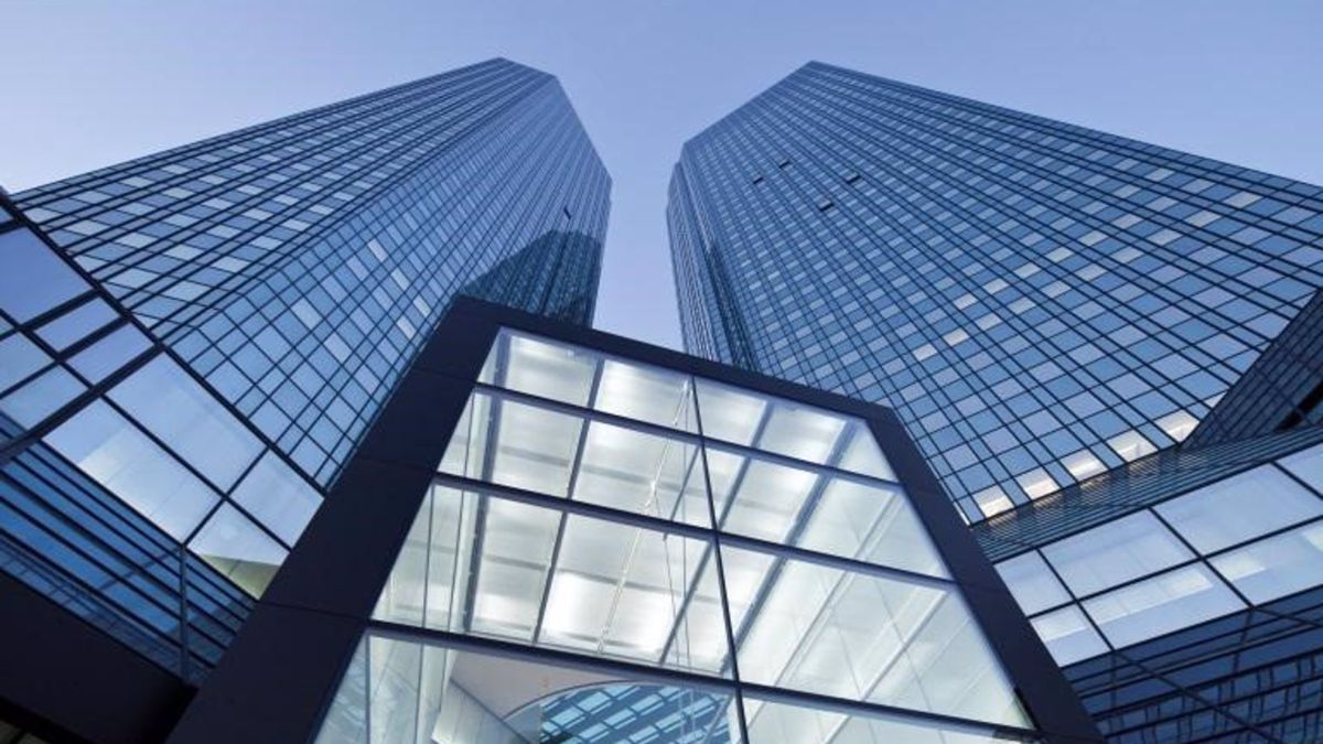 Deutsche Bank, multada con 200.000 euros por fallos en la norma de productos complejos