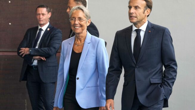 El Gobierno francés, presionado por derecha e izquierda: se enfrenta a dos mociones de censura de la oposición
