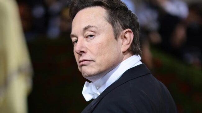 Elon Musk cobrará 20 dólares a los tuiteros que quieran una cuenta verificada, según medios