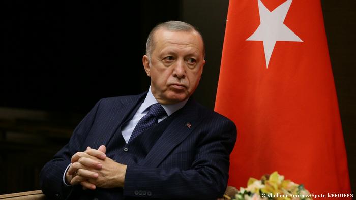 Turquía aprueba una ley que castiga con penas de cárcel la difusión de «información falsa» en internet
