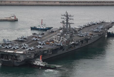 Estados Unidos envía un portaaviones al mar de Japón y lanza cuatro misiles con Corea del Sur