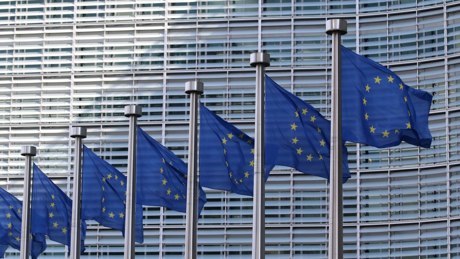 Bruselas aplaude el acuerdo entre España y Francia sobre el BarMar, pero espera detalles