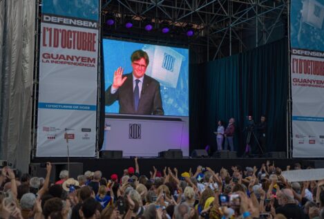 Puigdemont pide unidad al independentismo tras forzar una moción de confianza contra ERC