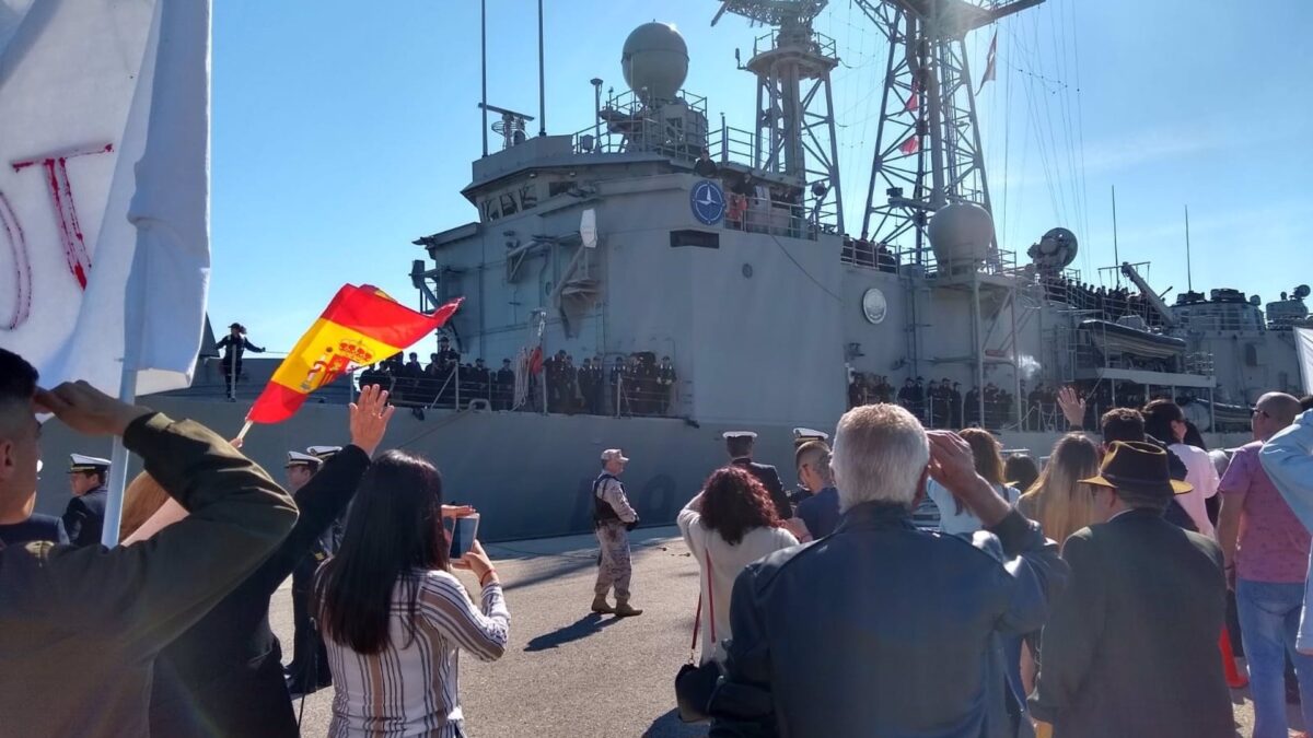 La fragata ‘Santa María’ sufre un incendio en la Base Naval de Rota (Cádiz)