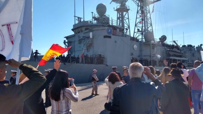 La fragata 'Santa María' sufre un incendio en la Base Naval de Rota (Cádiz)