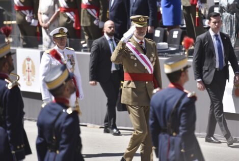 El Rey preside un desfile del 12 de octubre con más de 4.000 militares y 84 aeronaves