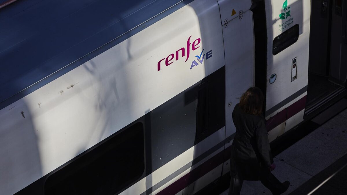 Detenido un AVE en Toledo por una incidencia que está retrasando los trenes hacia Andalucía