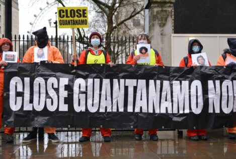 Regresa a Pakistán el preso más anciano de Guantánamo tras 20 años detenido sin cargos