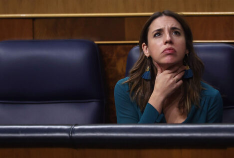 Grieta en el Gobierno por la 'ley trans': el PSOE se alía con PP y Vox para retrasar su tramitación