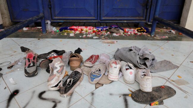 Indonesia indemnizará a las familias de las 125 víctimas de la tragedia del estadio de Malang