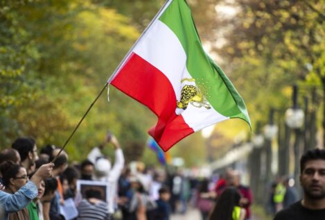 Miles de personas vuelven a protestar en Irán a pesar del aviso de la Guardia Revolucionaria