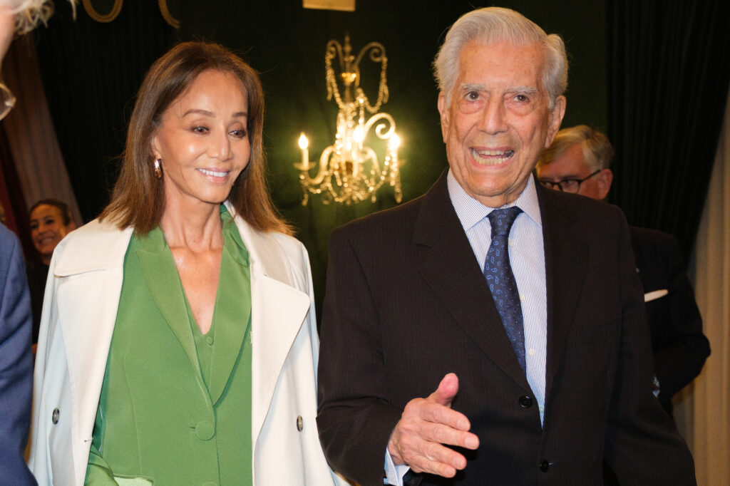 Isabel Preysler y Mario Vargas Llosa en el Teatro Real. Contacto