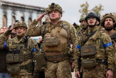 El ejército ucraniano entra en Limán horas después de rodear a  5.000 soldados rusos
