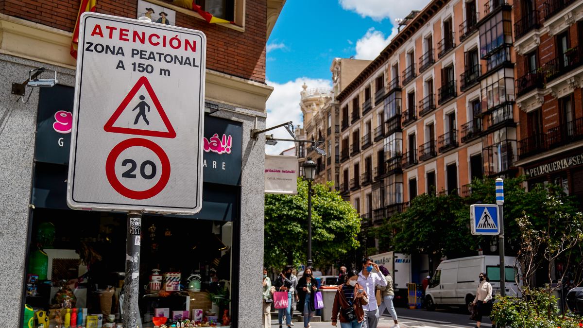 El límite de velocidad varía según el tramo y el vehículo.