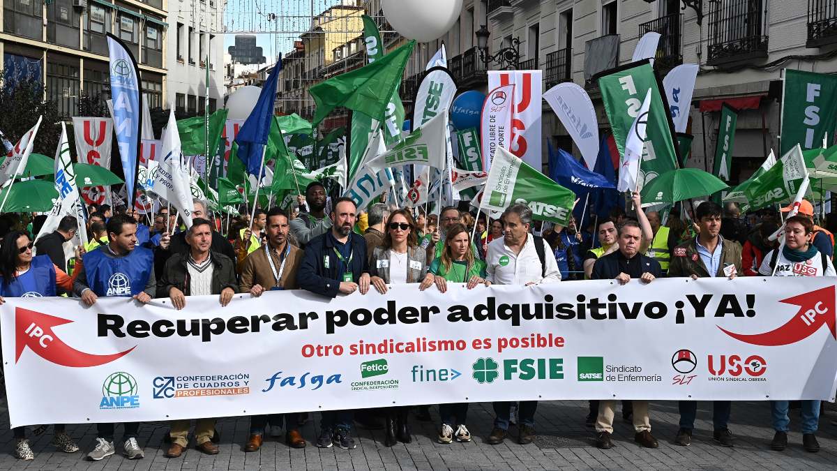 Miles de personas se manifiestan en Madrid para pedir la recuperación del poder adquisitivo
