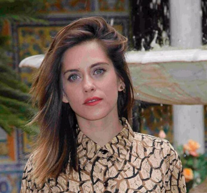 Detenida la actriz María León por agredir a un policía local en Sevilla