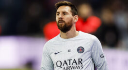 Messi se interna en el área del dólar… tras regatear a Nike