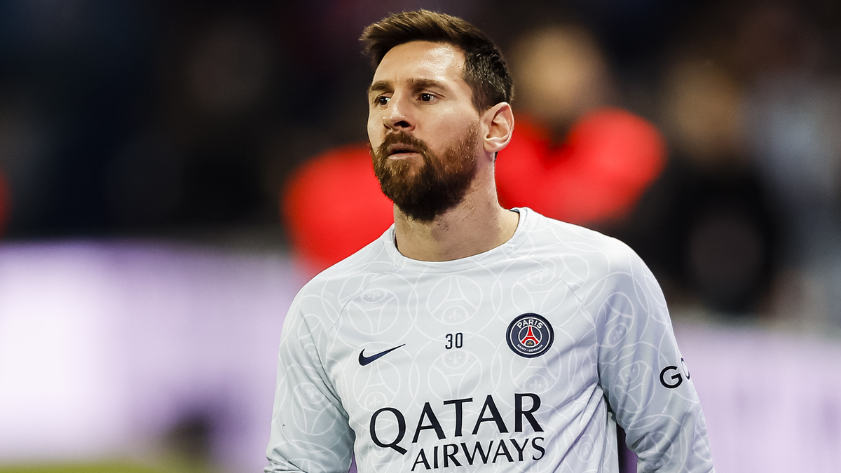 Marte Finanzas Empleado Messi se interna en el área del dólar… tras regatear a Nike