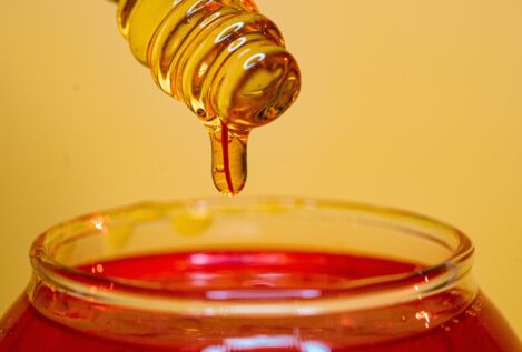 Por qué deberías empezar a comer miel si quieres adelgazar y perder la grasa acumulada