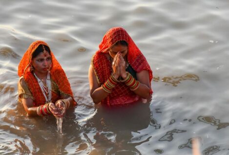 Ascienden a 141 los muertos por el derrumbe de un puente colgante en el estado indio de Gujarat