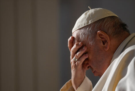 Acusan al Vaticano de usar donaciones de fieles para pagar un abogado por los casos de abuso