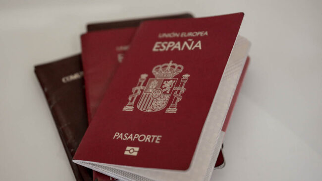 Los descendientes de exiliados pueden pedir la nacionalidad española desde este jueves