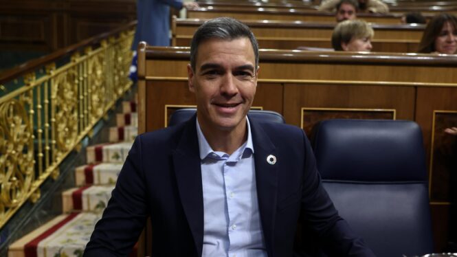 Sánchez anuncia 3.000 millones para rebajar la factura energética del 40% de los hogares