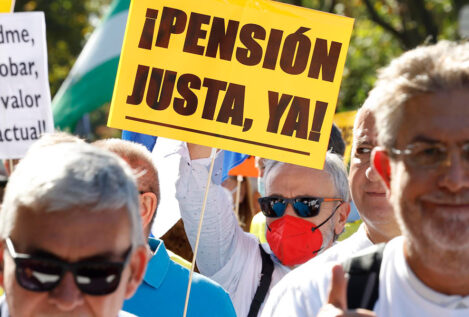 Miles de pensionistas se manifiestan en Madrid para exigir la revalorización de las pensiones