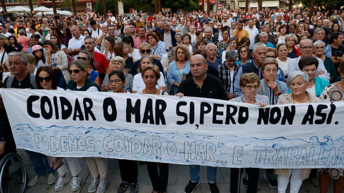 Cientos de personas protestan en Galicia contra el veto europeo a la pesca de arrastre