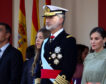 Sánchez llega más tarde que el Rey al desfile militar para evitar los pitos y gritos de «dimisión»