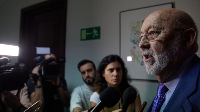 Tezanos afirma que no hay encuestas internas del PSOE que den la victoria al PP