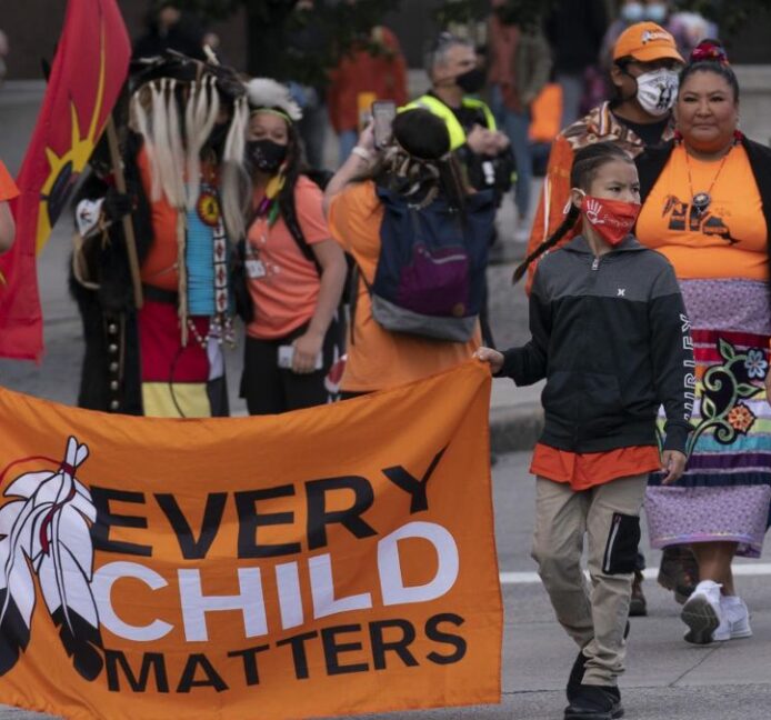 Un tribunal de Canadá rechaza un acuerdo de indemnización a niños indígenas