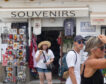 Menos turistas y con menor gasto individual: la inflación arruina el verano de la ‘recuperación’