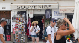 Menos turistas y con menor gasto individual: la inflación arruina el verano de la 'recuperación'