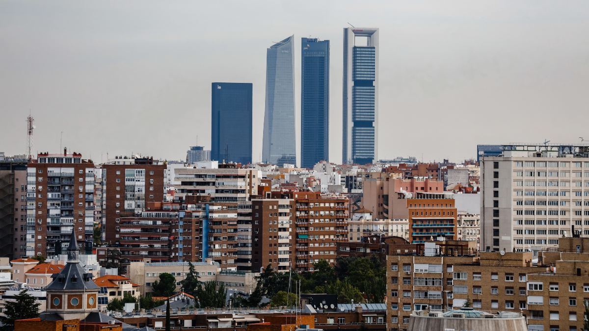 Los ucranianos aumentan un 73% la compra de viviendas en España